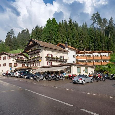 Gasthof Loewen ノーヴァ・レヴァンテ エクステリア 写真